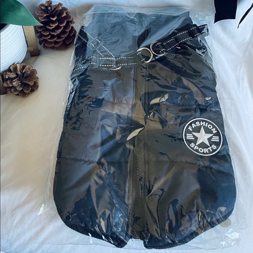 V Pet BR Fashion Vest. Size 2XL. Navy Blue with black straps.